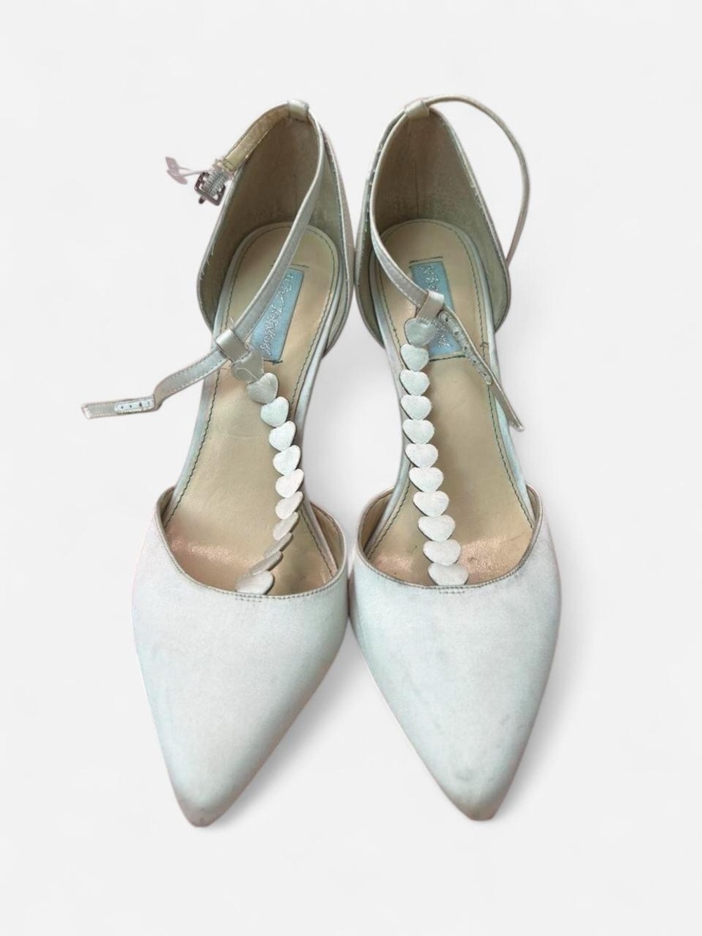 Betsy Johnson white stiletto heels 🤍